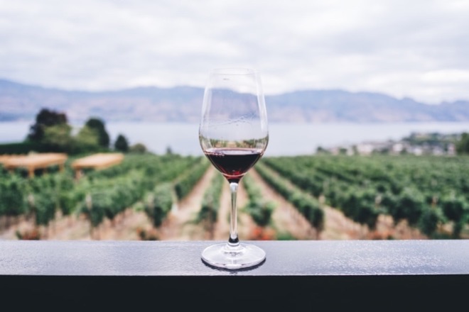Raise your glass and try the best wineries in El Dorado Hills